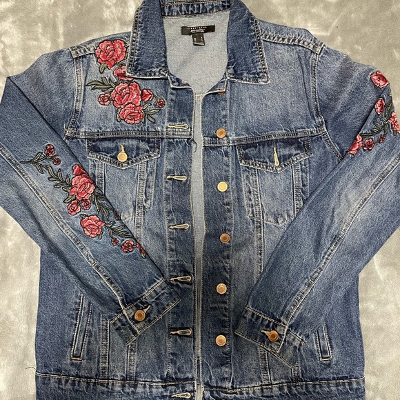 Small Jean Jacket With Flowers From Urban Planet - Picture 2 of 3
